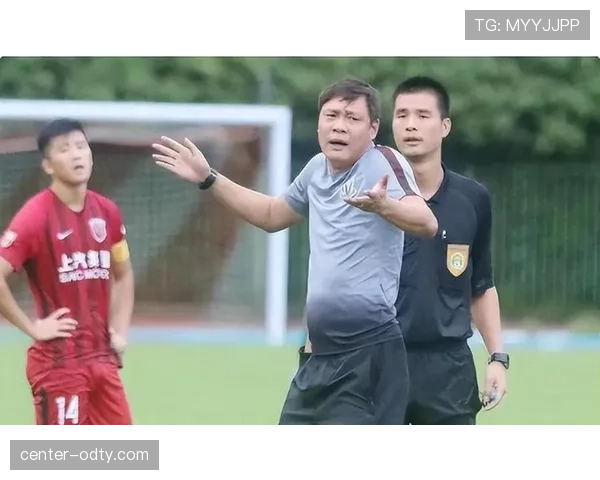 范志毅高位逼抢撕防线,助力国家队连续关键战逆转 范志毅高位逼抢撕防线,助力国家队连续关键战逆转
